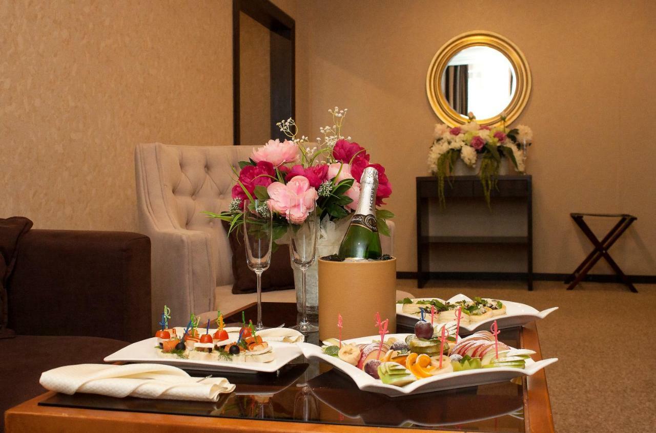 King Hotel Astana Eksteriør billede